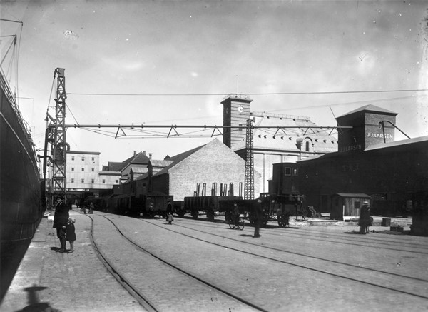 Odense Havn, østre havnekaj, 1927